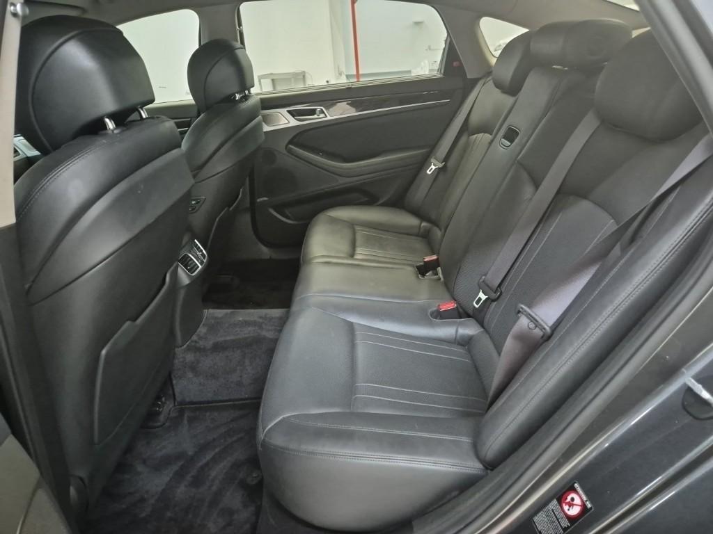 Genesis G80 - Vista 12