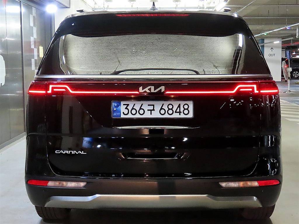 KIA Carnival - Vista 5
