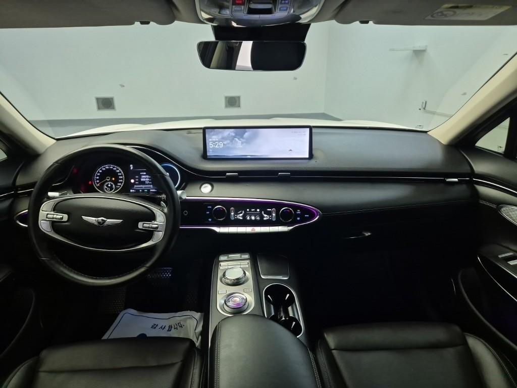 Genesis GV70 - Vista 7