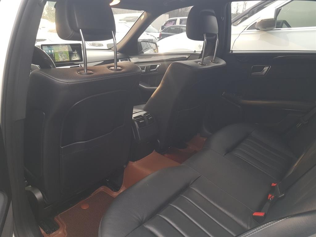 Mercedes Benz E class - Vista 10