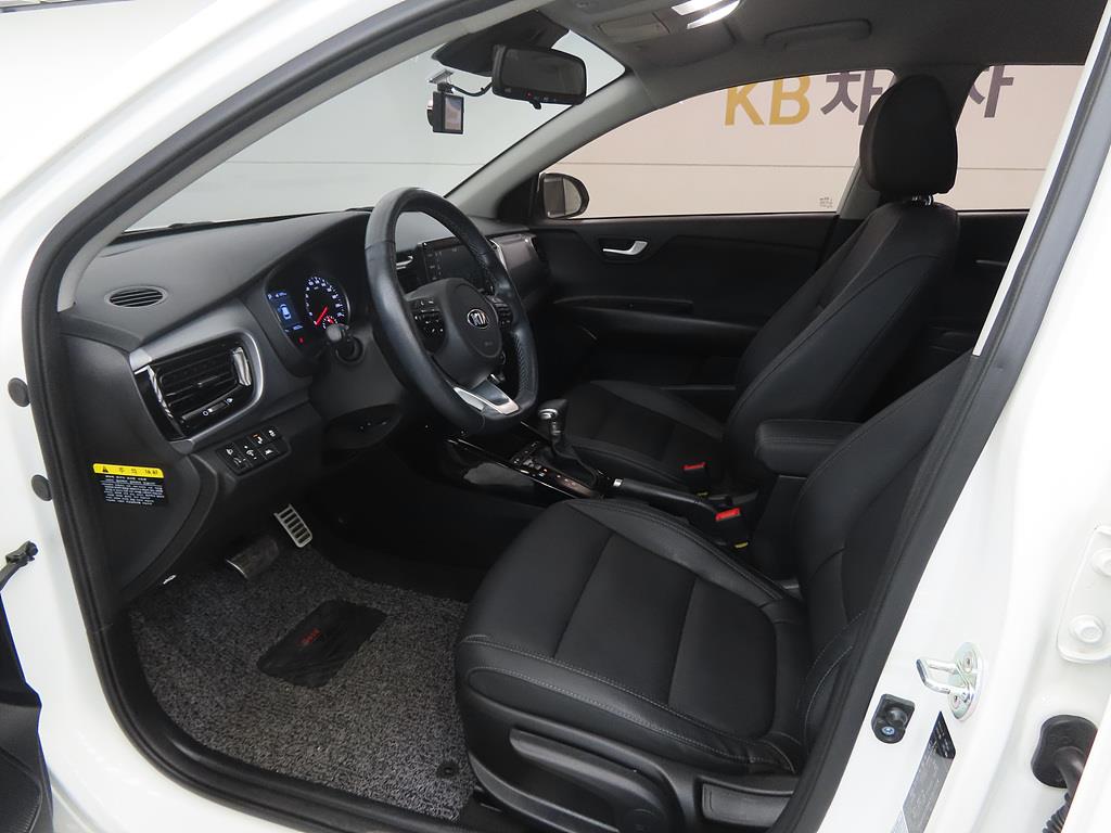 KIA Stonic - Vista 5