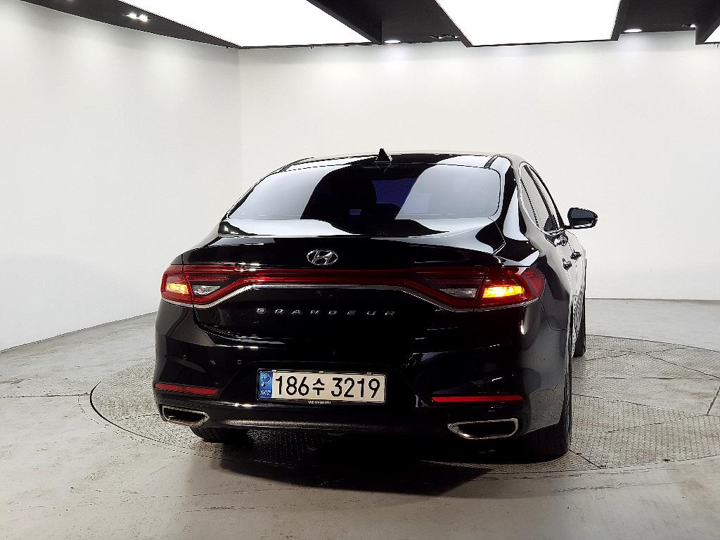 HYUNDAI Grandeur - Vista 4