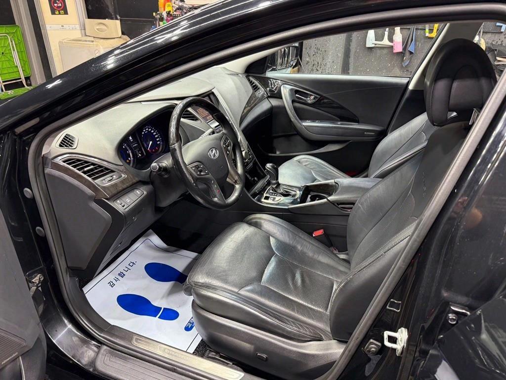 HYUNDAI Grandeur 2011 Negro - Importación desde Corea - HF Imports Iquique - Foto 17