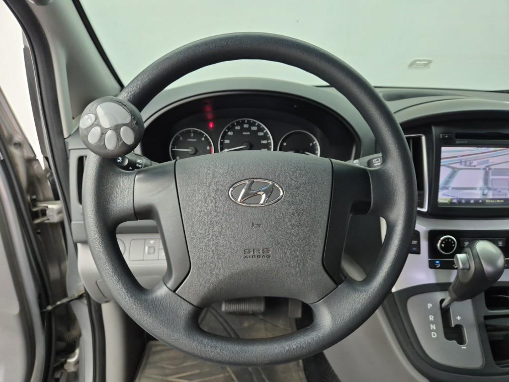 HYUNDAI Starex - Vista 9