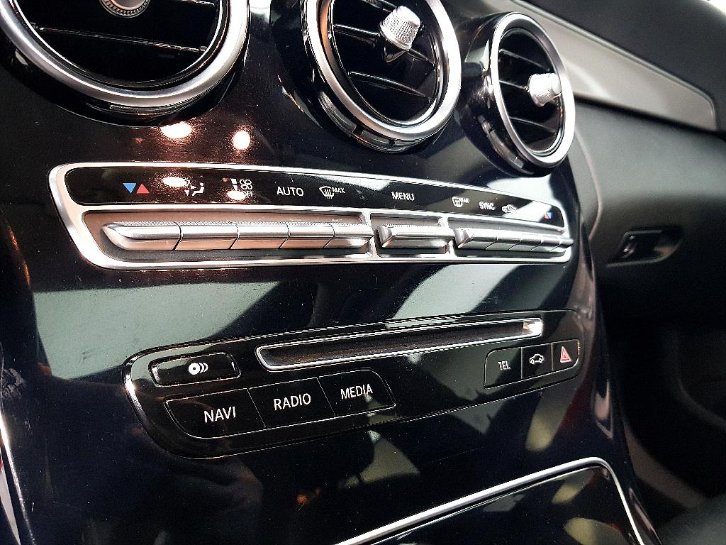 Mercedes Benz C Class - Vista 12