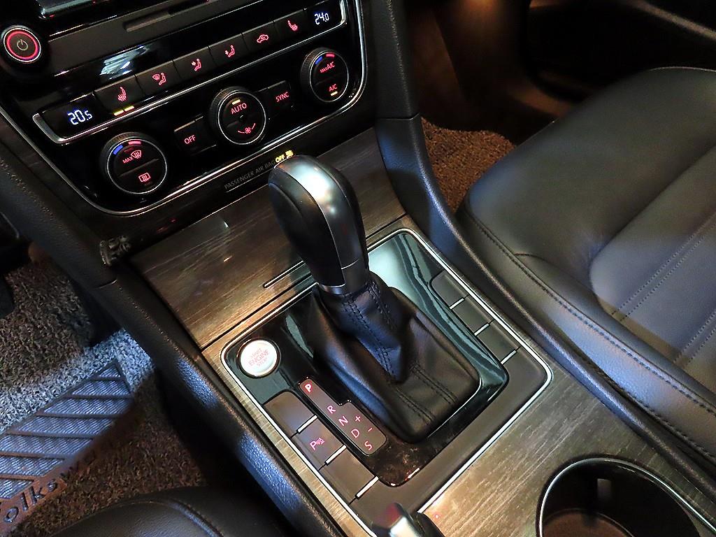 Volkswagen Passat - Vista 10