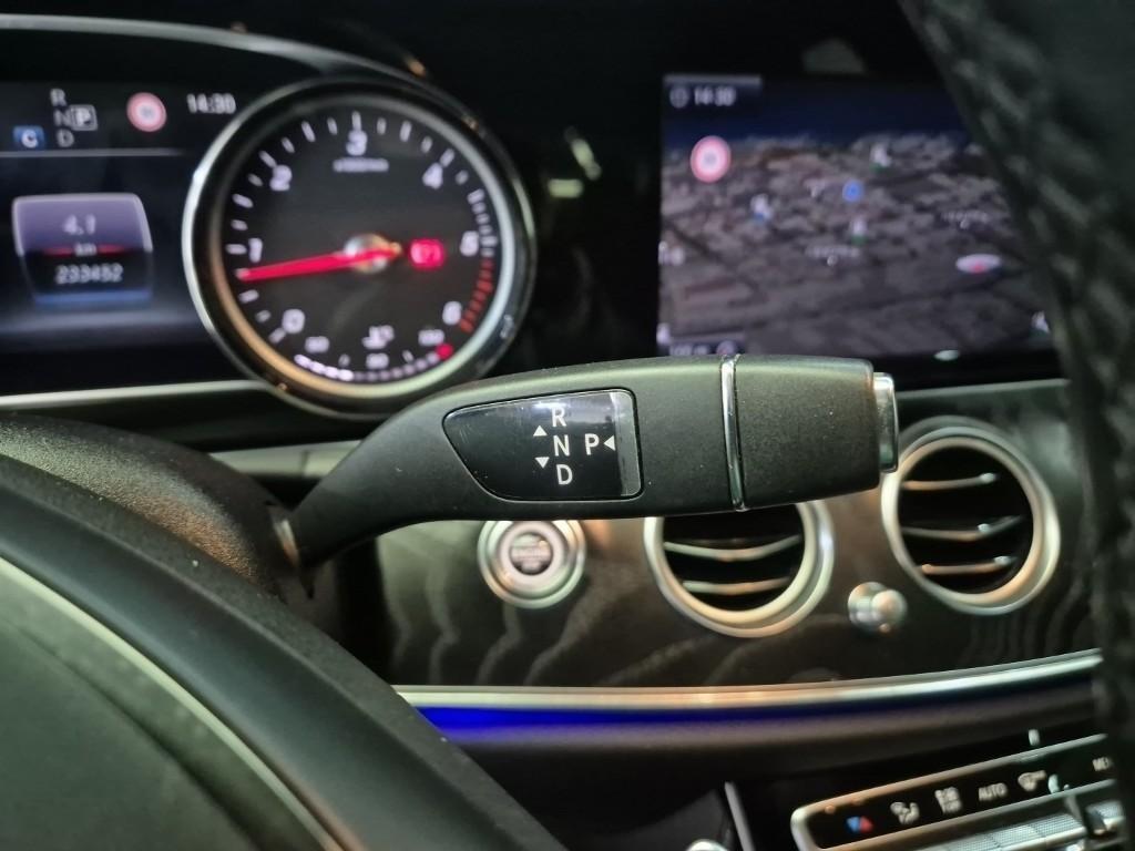 Mercedes Benz E class - Vista 10