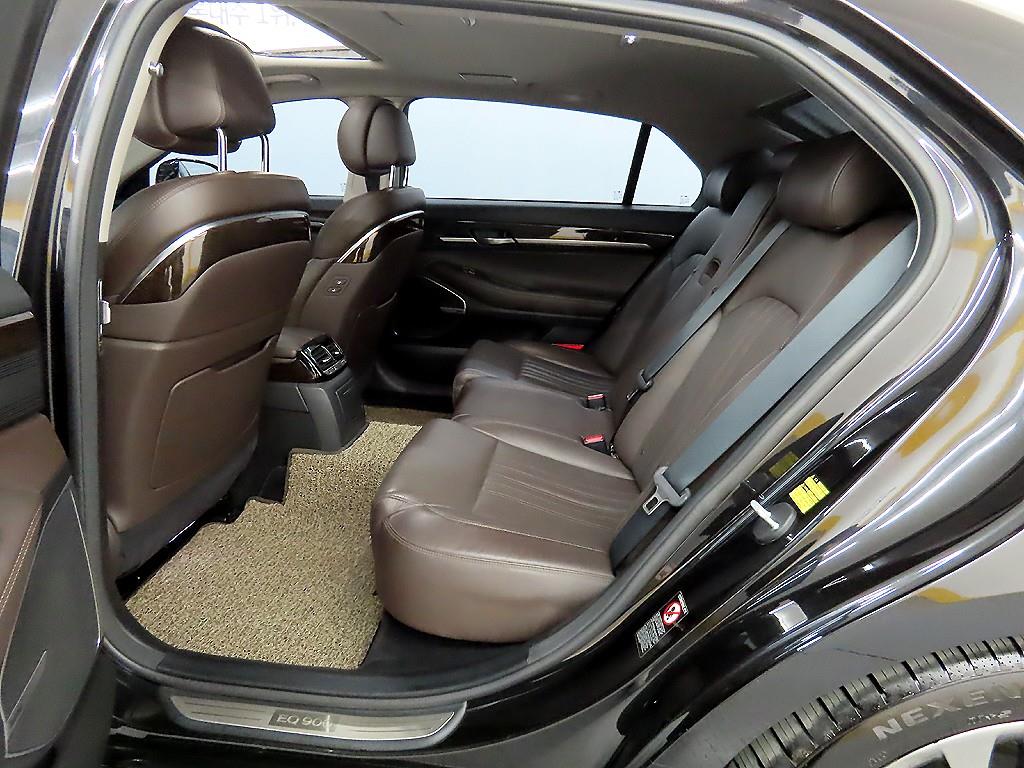 Genesis EQ900 - Vista 6