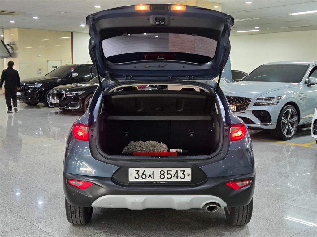 KIA Stonic 2018 Azul - Importación desde Corea - HF Imports Iquique - Foto 19