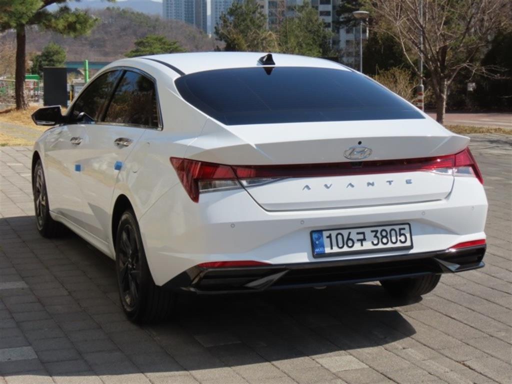 HYUNDAI Avante - Vista 7