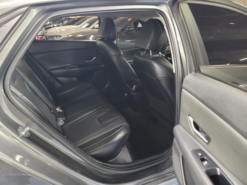 HYUNDAI Avante - Vista 8