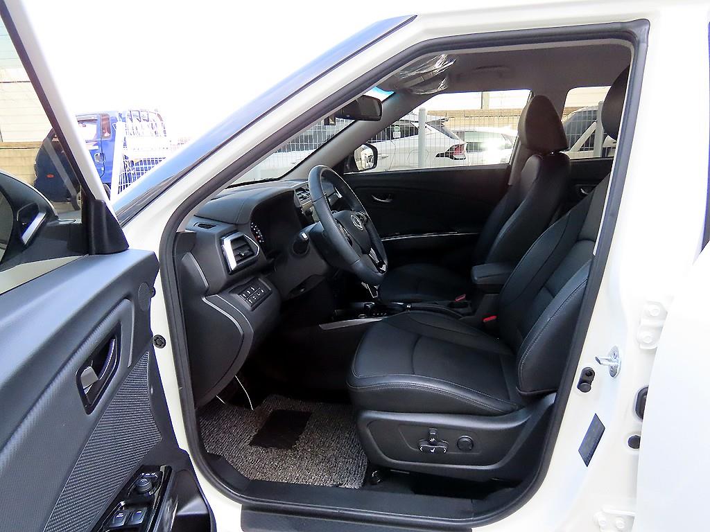 Ssangyong Tivoli - Vista 5