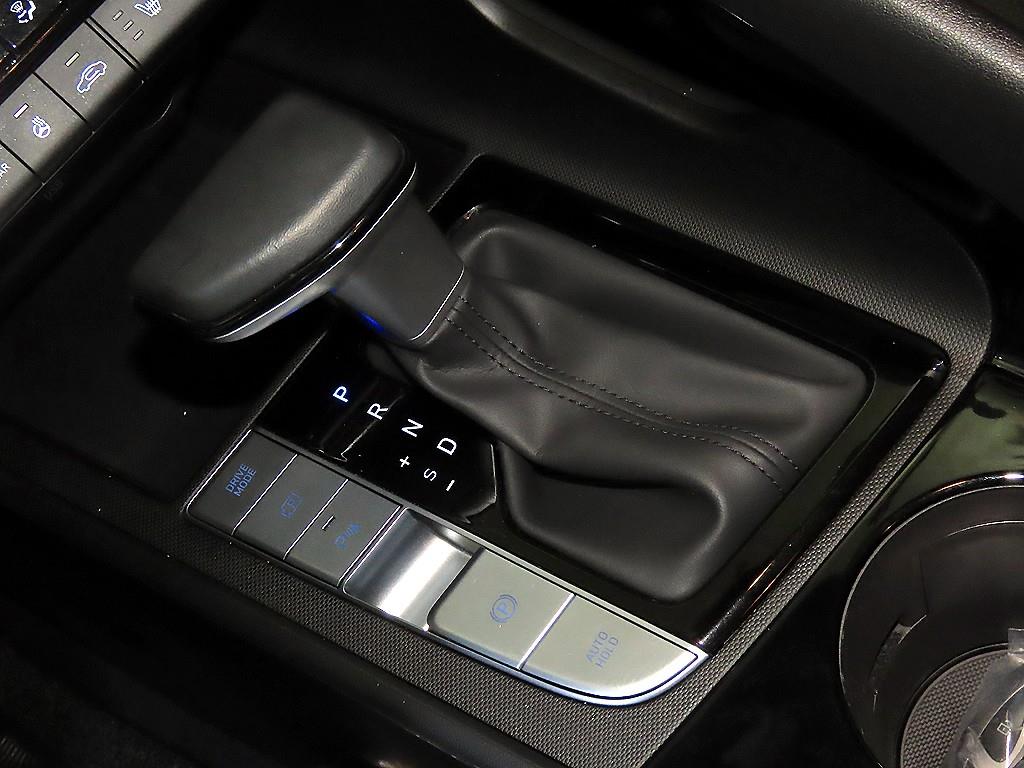 HYUNDAI Avante - Vista 12