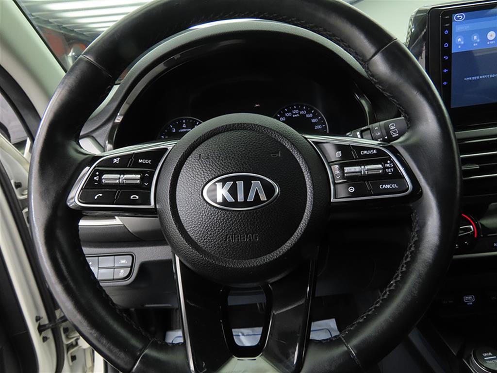 KIA Seltos - Vista 8