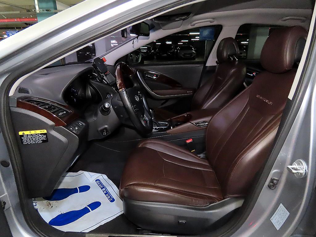 HYUNDAI Grandeur - Vista 6