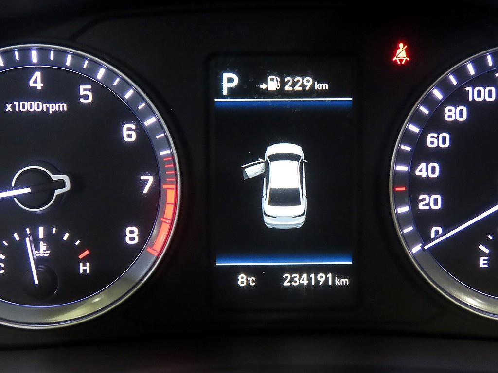 HYUNDAI Sonata - Vista 9