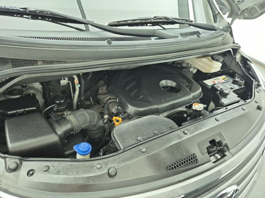 HYUNDAI Starex - Vista 6