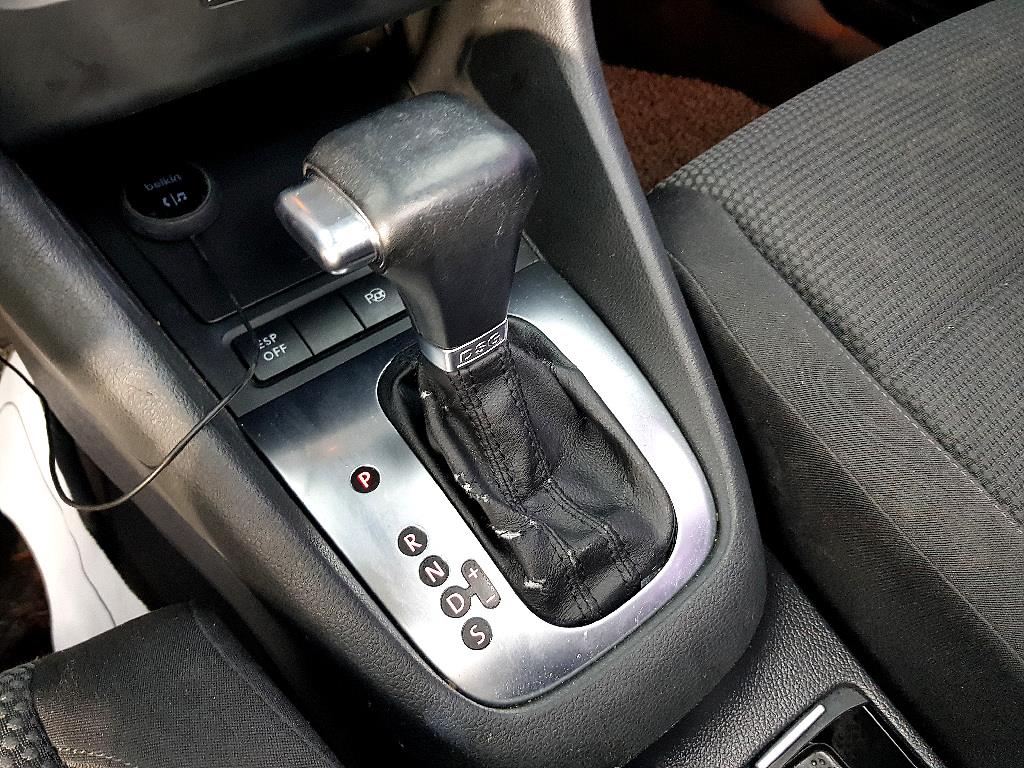 Volkswagen Golf 2010 Plateado - Importación desde Corea - HF Imports Iquique - Foto 13