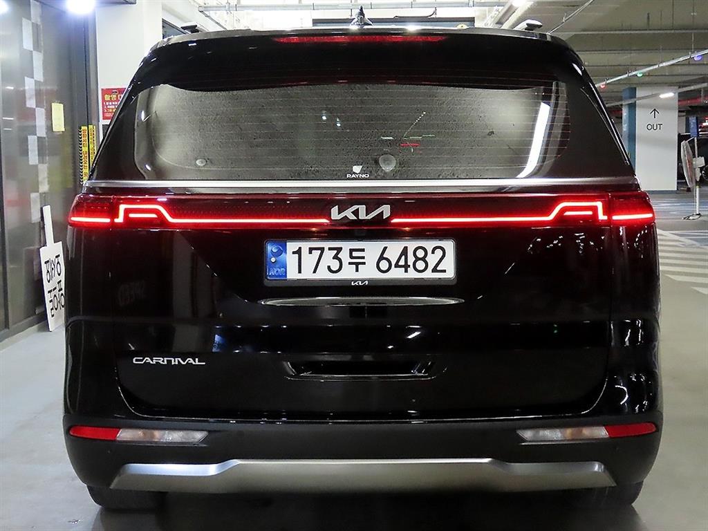 KIA Carnival - Vista 5
