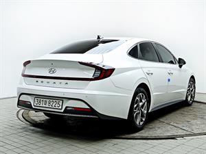 HYUNDAI Sonata - Vista 8