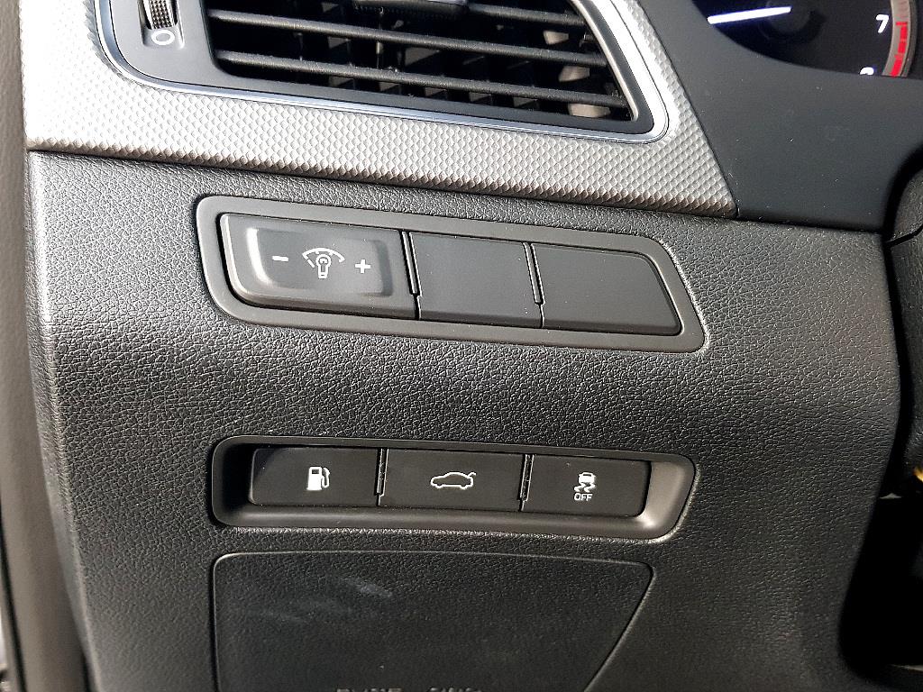 HYUNDAI Sonata - Vista 11