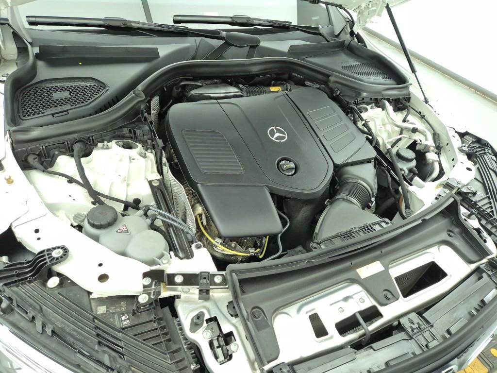 Mercedes Benz GLC Class - Vista 6