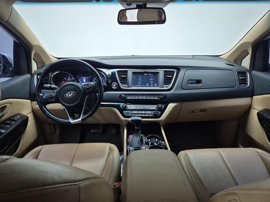 KIA Carnival - Vista 7