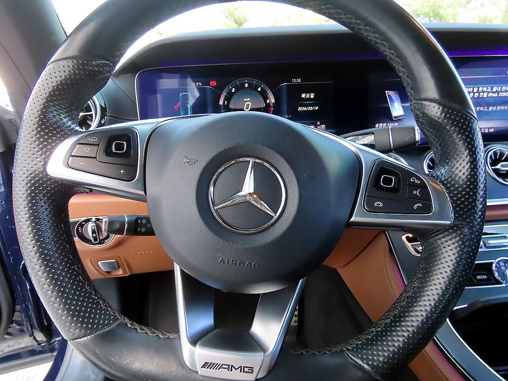 Mercedes Benz E class - Vista 8