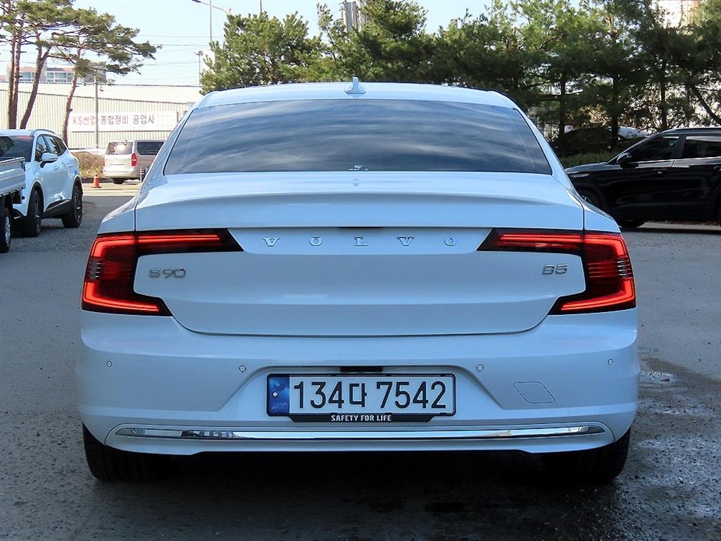 Volvo S90 - Vista 4