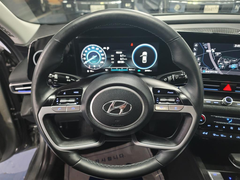 HYUNDAI Avante - Vista 11