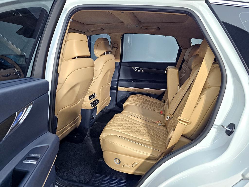 Genesis GV80 - Vista 9