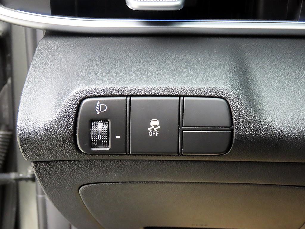 HYUNDAI Avante - Vista 12