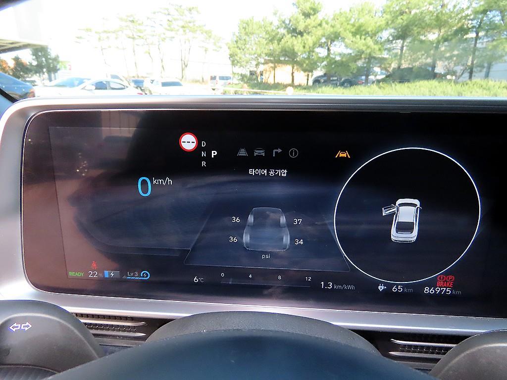 HYUNDAI Ioniq 6 - Vista 9