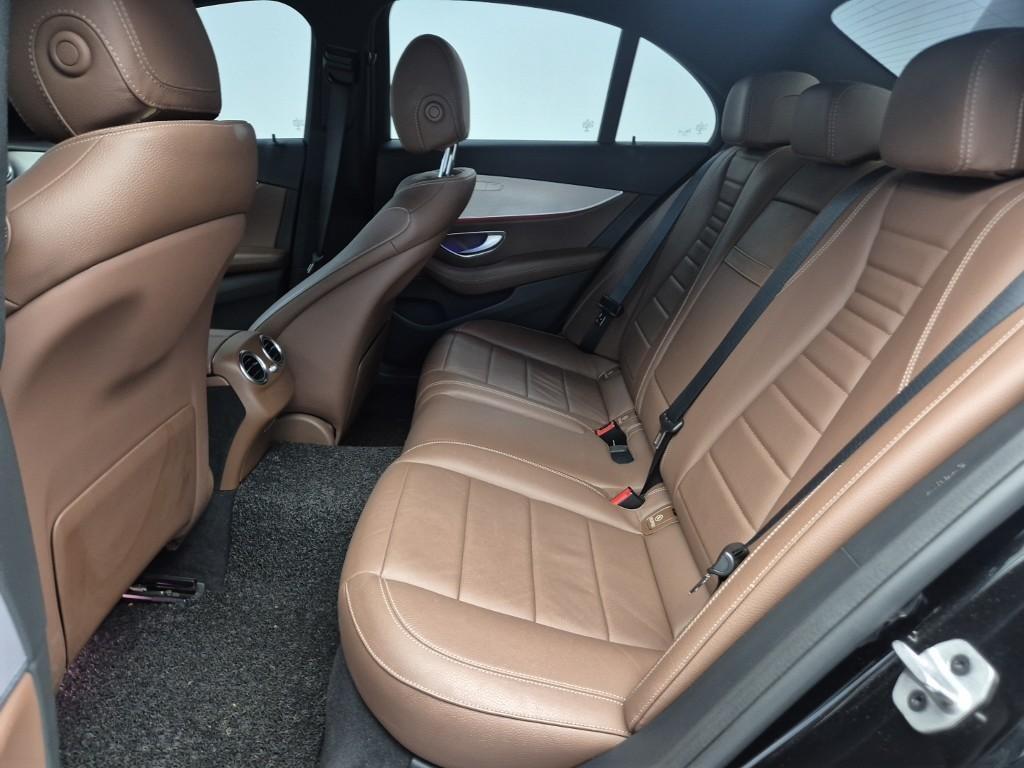 Mercedes Benz E class 2021 Negro - Importación desde Corea - HF Imports Iquique - Foto 18