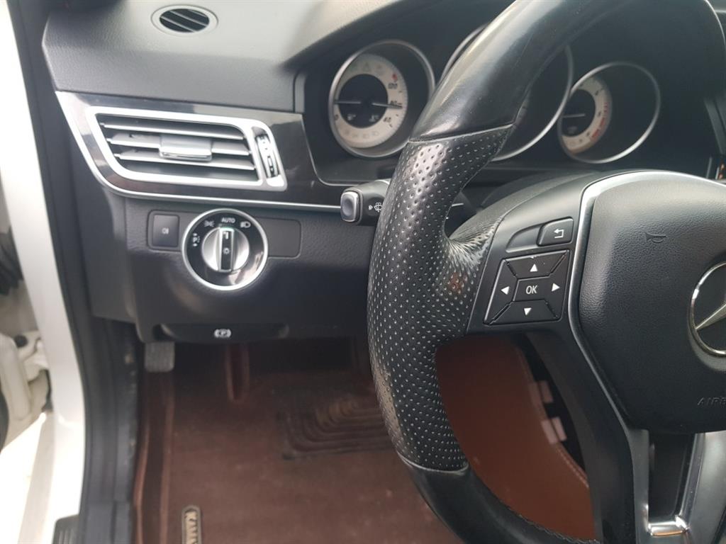 Mercedes Benz E class - Vista 12