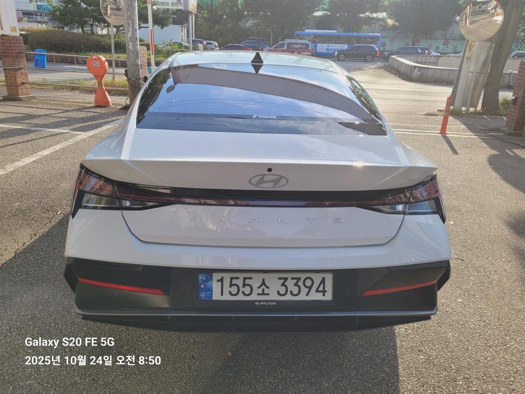 HYUNDAI Avante - Vista 4