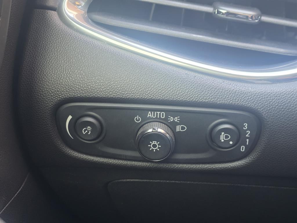 Chevrolet Malibu 2018 Blanco - Importación desde Corea - HF Imports Iquique - Foto 17