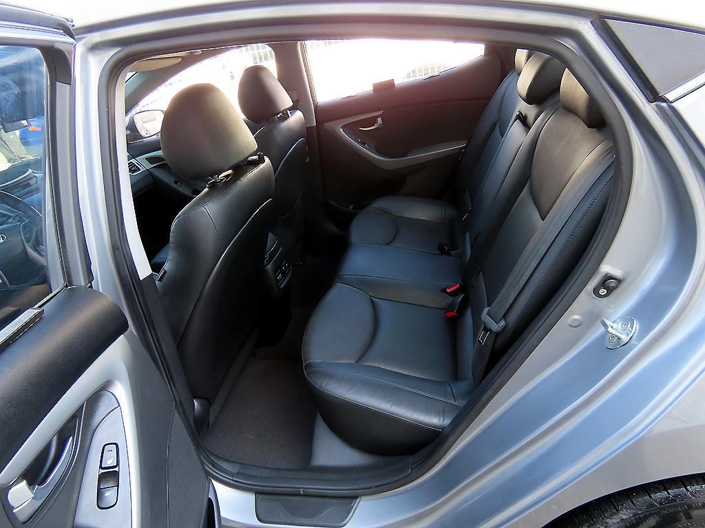 HYUNDAI Avante - Vista 6