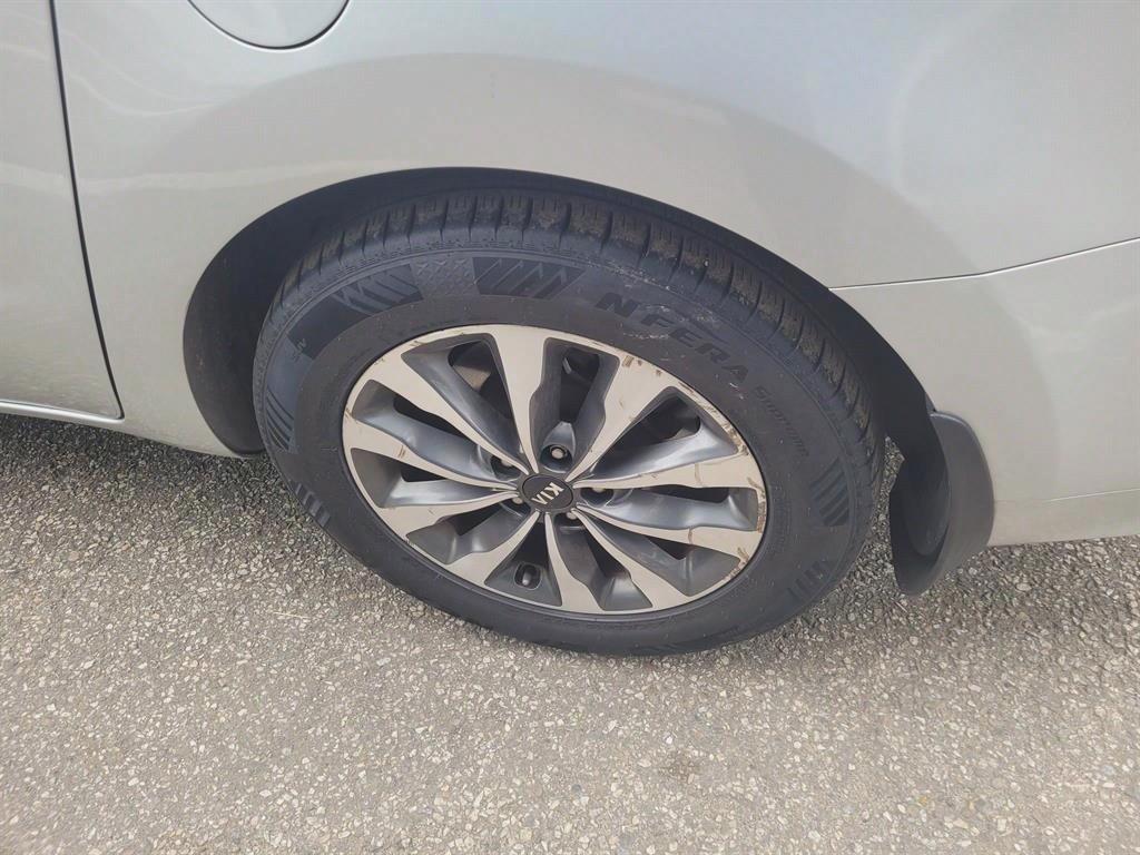 KIA Carnival - Vista 5