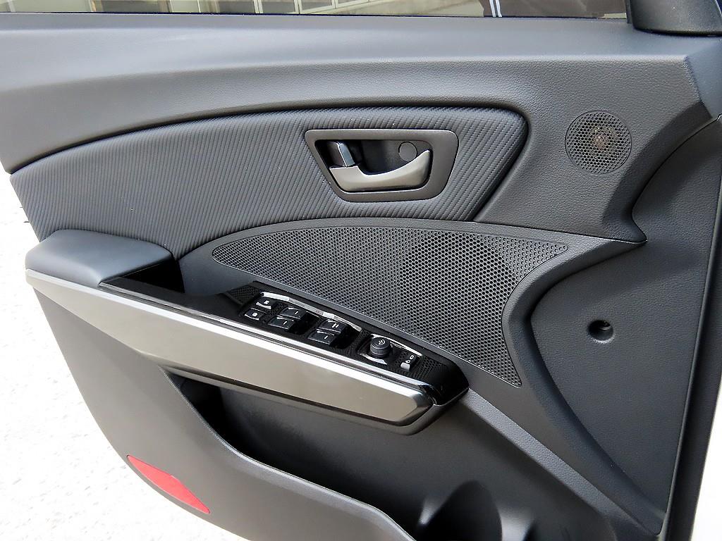 Ssangyong Tivoli - Vista 11