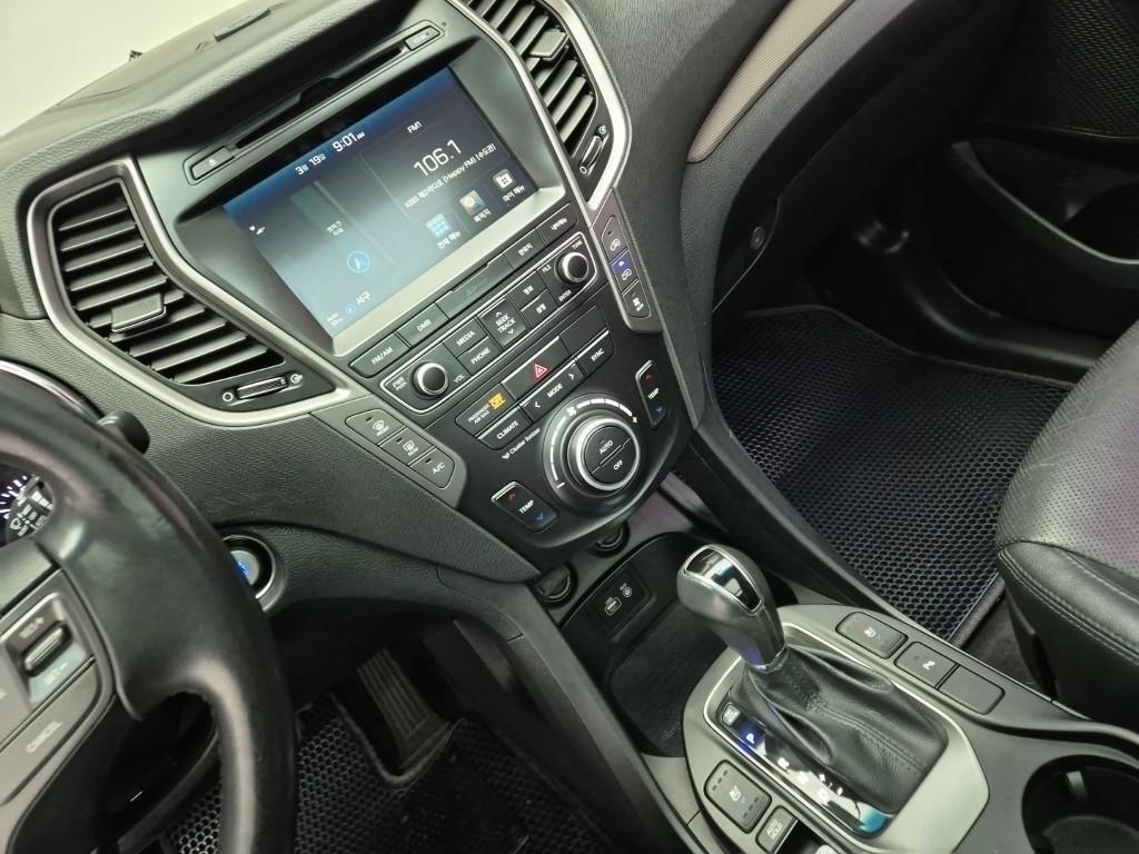 HYUNDAI Maxcruz - Vista 10