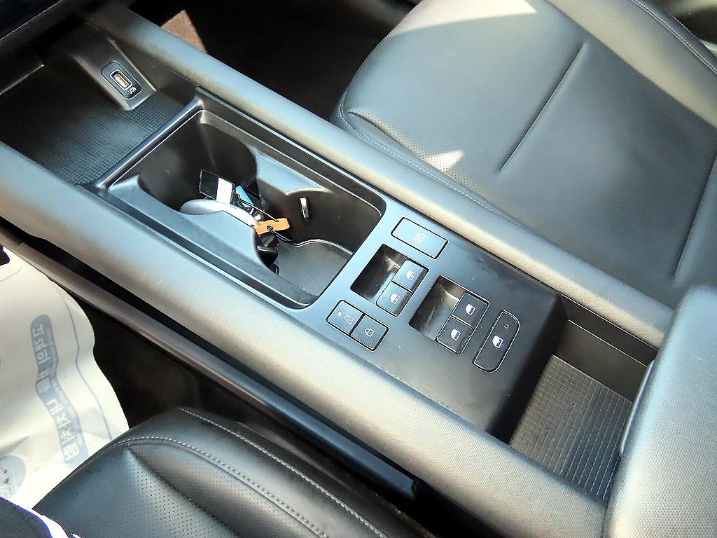 HYUNDAI Ioniq 6 - Vista 10