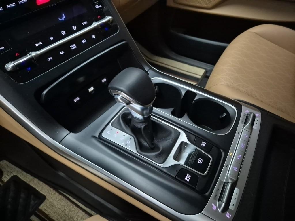 KIA Carnival - Vista 8