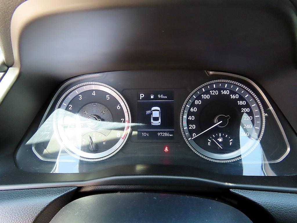 HYUNDAI Sonata - Vista 9