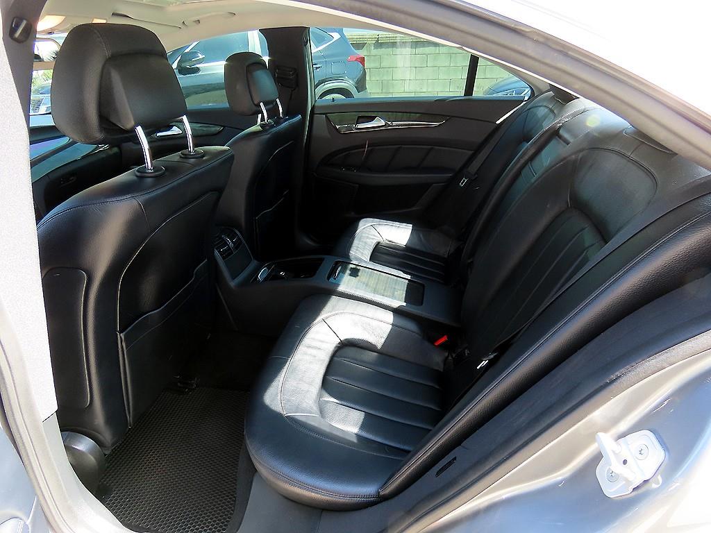 Mercedes Benz CLS Class - Vista 6