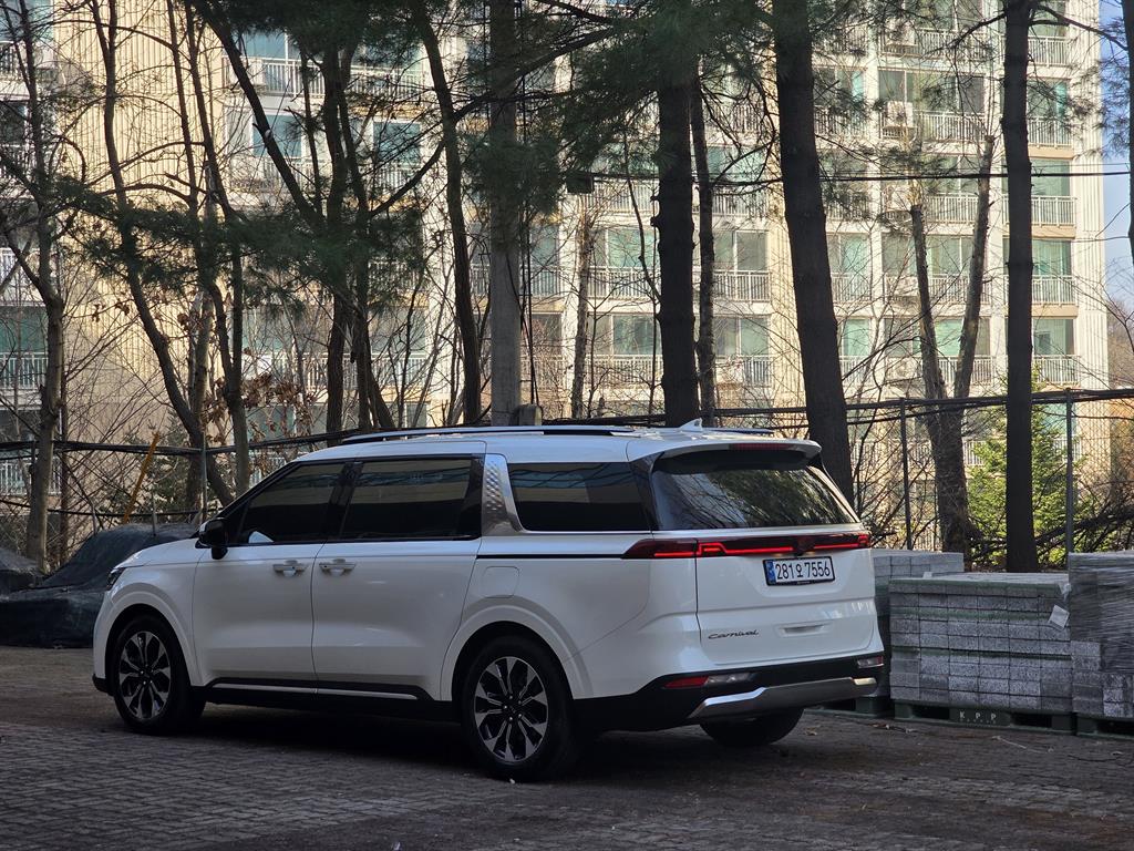 KIA Carnival - Vista 5