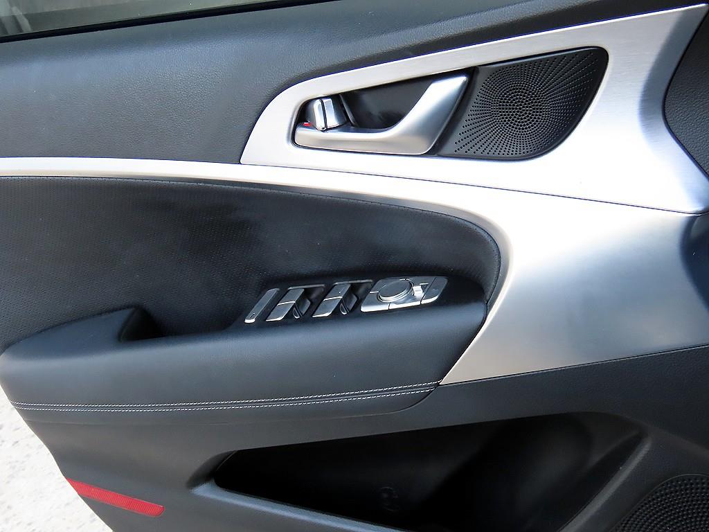 Genesis G70 - Vista 11