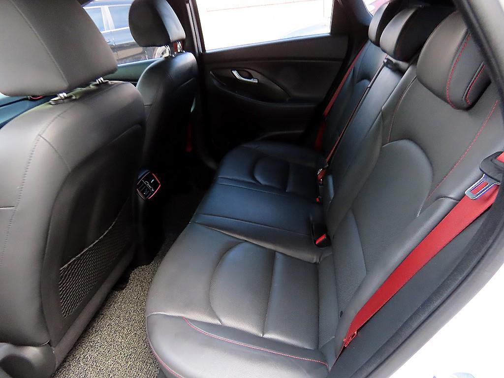 HYUNDAI i30 - Vista 6