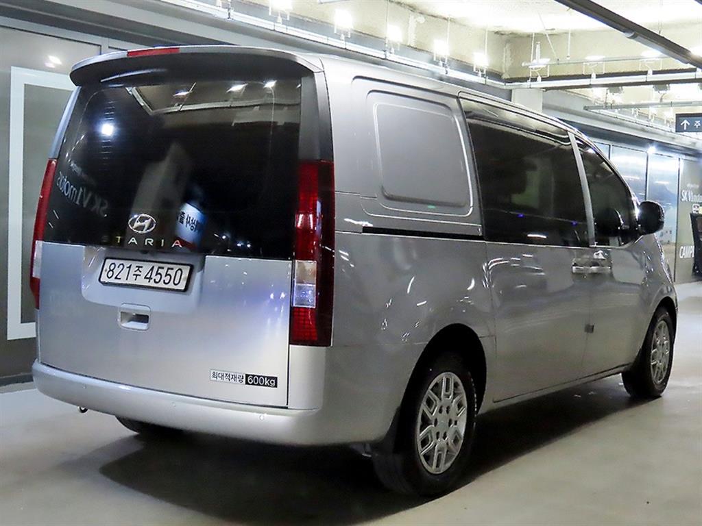 HYUNDAI Staria - Vista 4