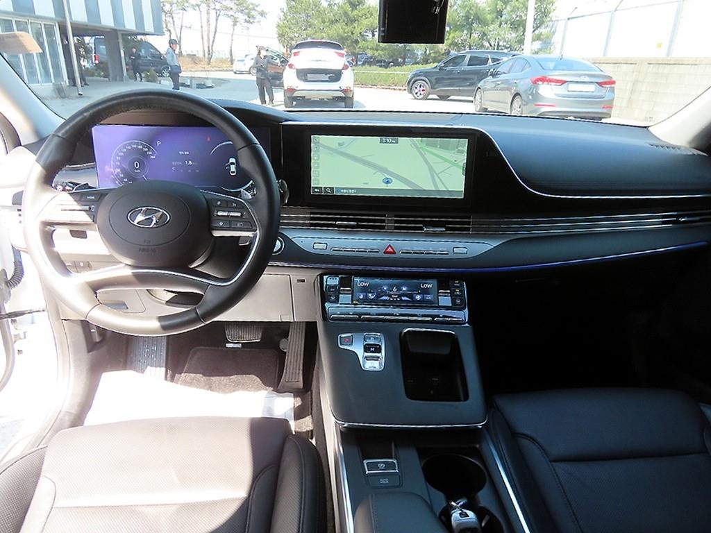 HYUNDAI Grandeur - Vista 8